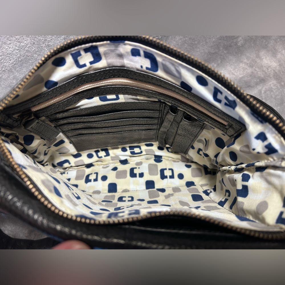 Latico Leather Co. Pebbled Leather Crossbody Messenger Bag - Picture 11 of 13